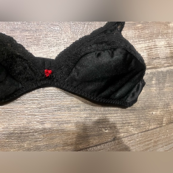 Rare Vtg 70s Sexy Black nylon & Lace trim Bra • unlined • underwire free • 34B - Picture 3 of 10
